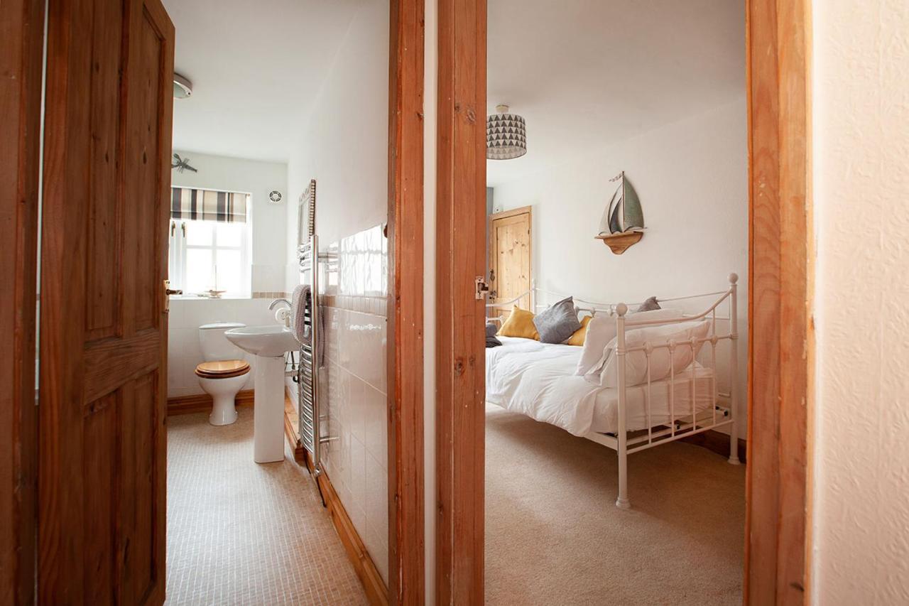 Farndale Cottage Уитби Екстериор снимка